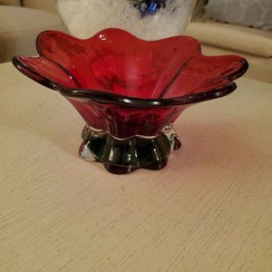 Vintage 1950s-1960s mid Century hand blown decorative Fluted Art Glass Bowl